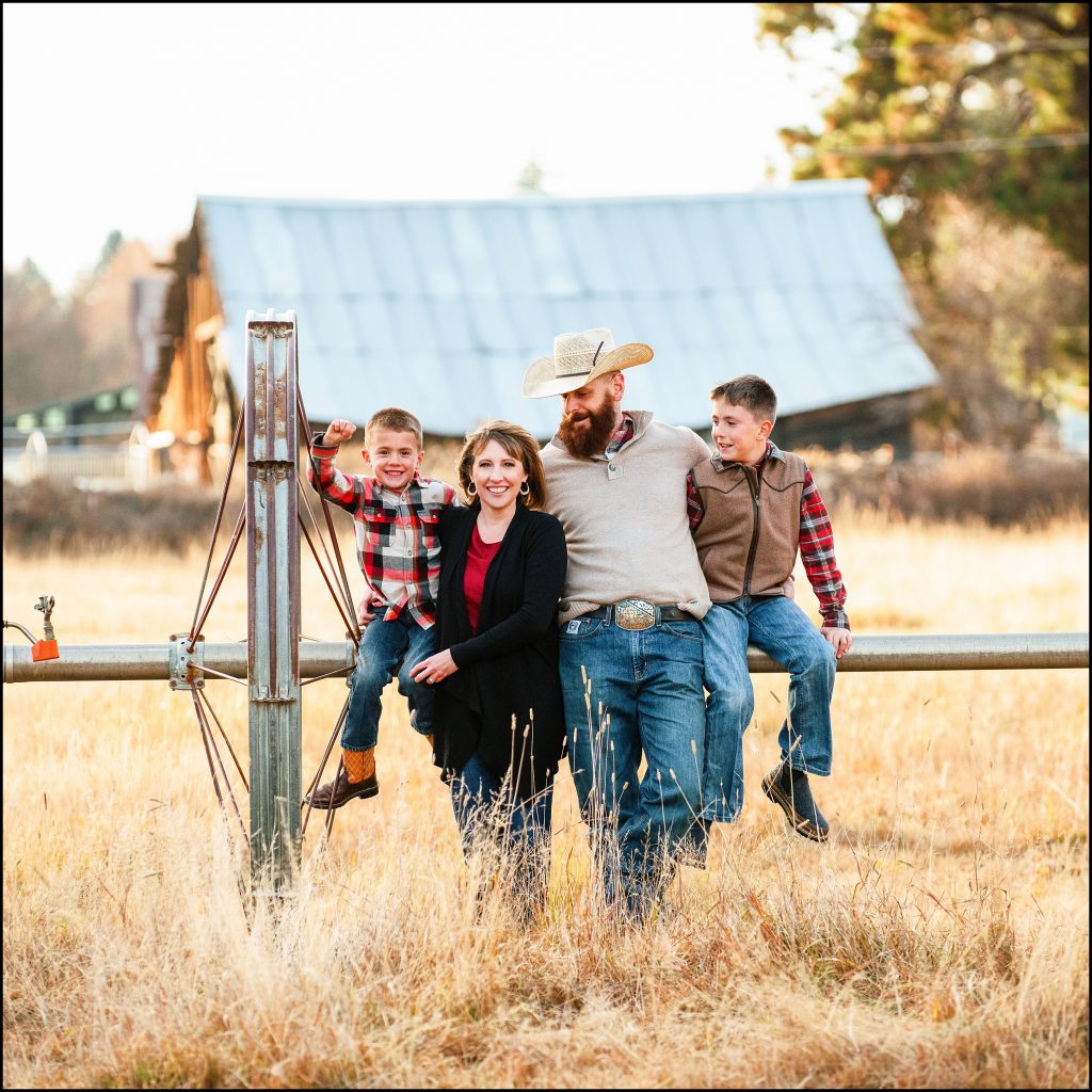 At-Home Family Photo Session in Cle Elum