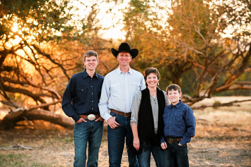 Rodeo Ranch family photos in Ellensburg WA