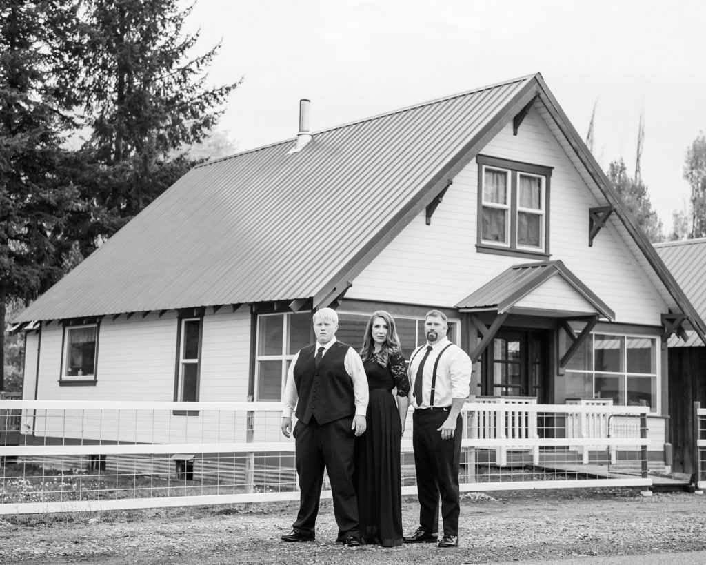 Cle Elum Family Photographer recreates photos from the early 1900s to highlight this historical family homestead.