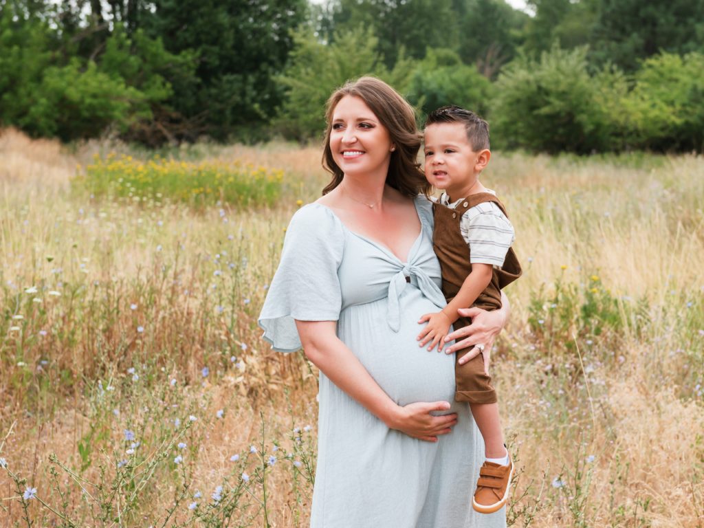 Cle Elum mom and son during maternity session